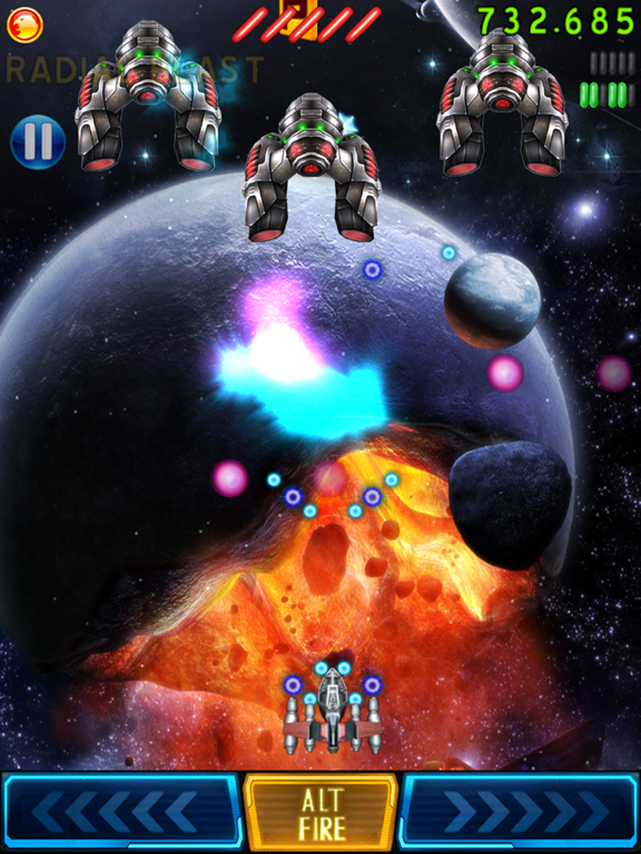 Space Falcon Reloaded Shoot'em iPad 應用截圖