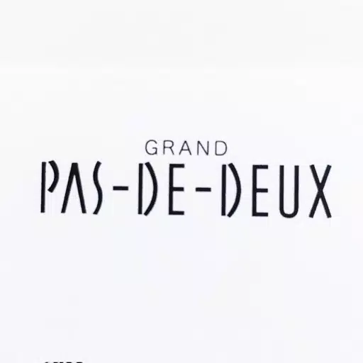 PAS-DE-DEUX PAS-DE-DEUX